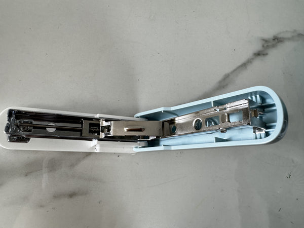 wruoiweods Stapler for home and school use(BLUE)with a box of staples(about 100)