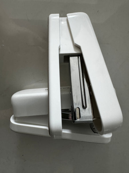 Dsmsseym Staplers for paper（White）Stapler for home and school use with a box of staples（about 100）