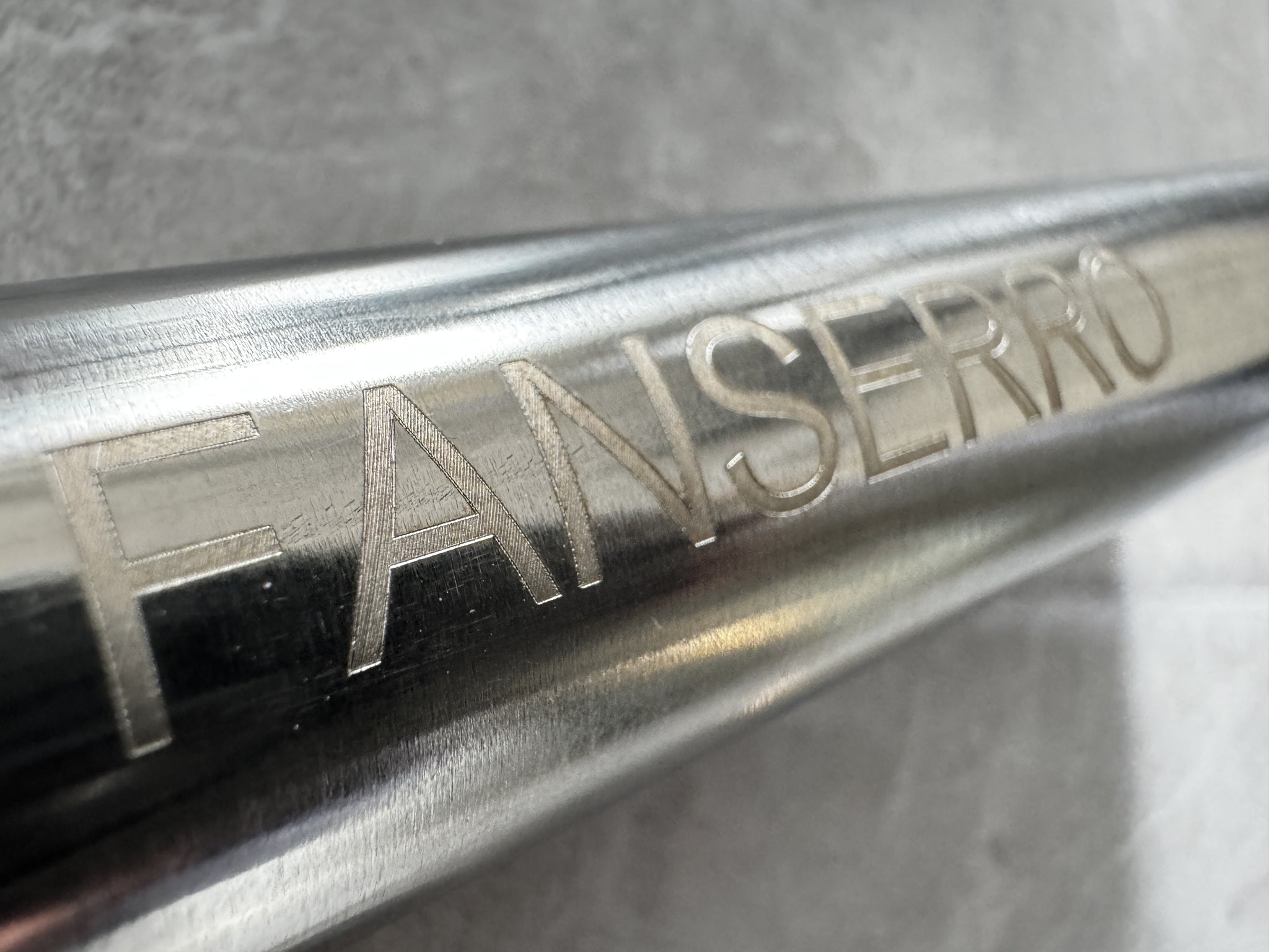 FANSERRO   Pipes of metal   Universal  Diameter 25MM * Thickness 1.5MM * Length 1M   Stainless steel pipe  Industrial building precision pipe（Adjustable length and cutting capability）