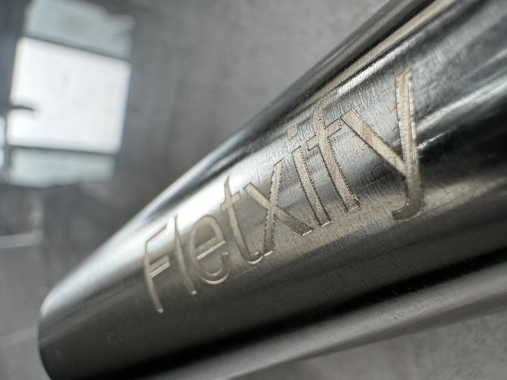Fletxify    Pipes of metal   Universal  Diameter 25MM * Thickness 1.5MM * Length 1M   Stainless steel pipe  Industrial building precision pipe（Adjustable length and cutting capability）